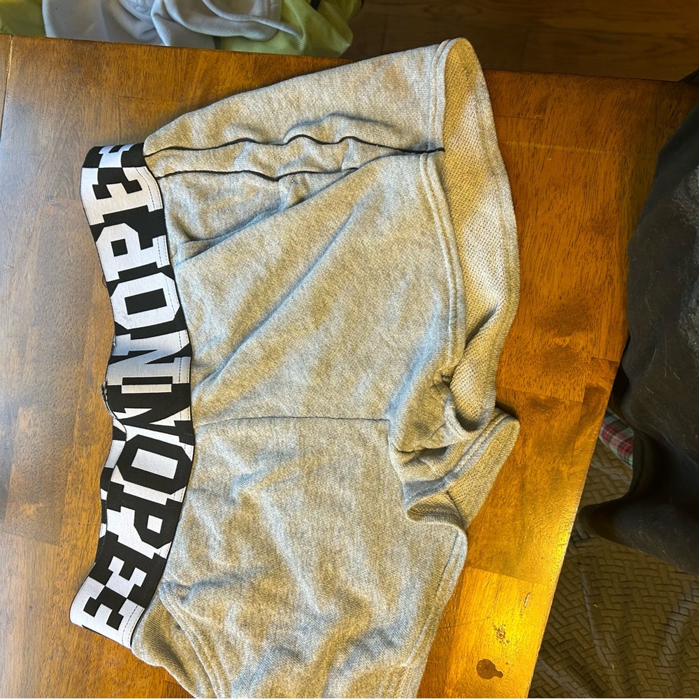 No boundaries women’s grey shorts